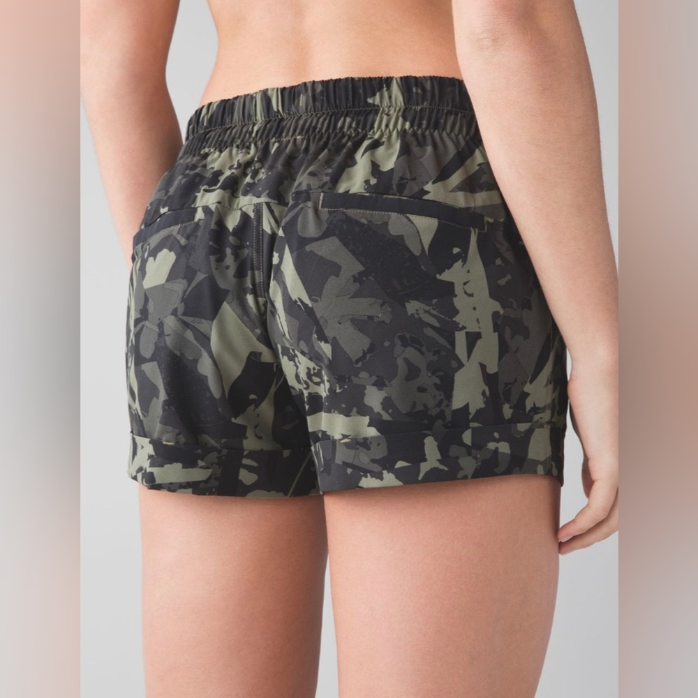 Lululemon Spring Break Away Short II - Picture 2 of 9